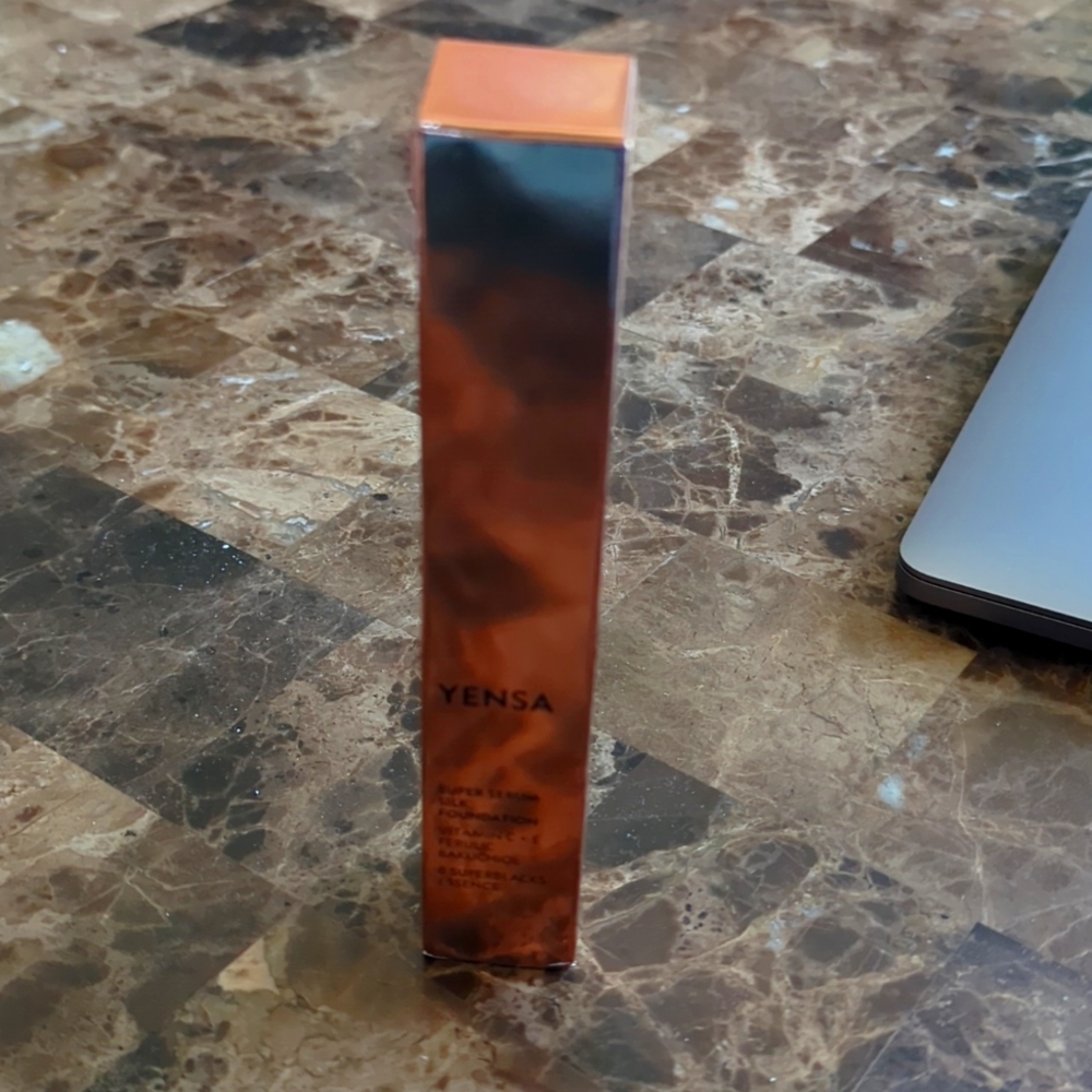 Yensa super serum slik foundation